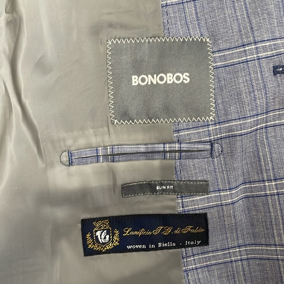 π§₯ Embrace Springtime Sophistication with Bonobos Unlined Blazer! πΈ - Picture 2 of 4